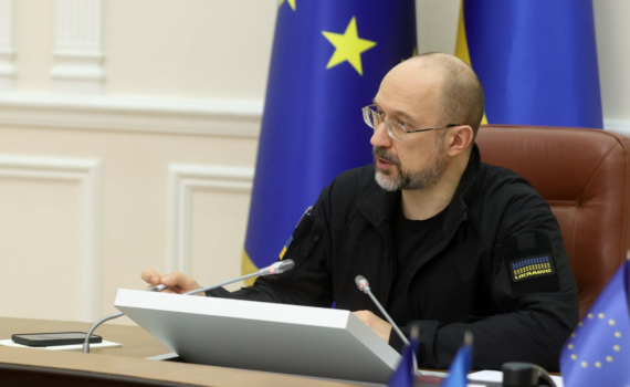 Украина снова меняет министра обороны: что стоит за этой перестановкой