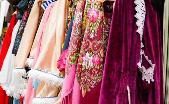 Тренд из сундука: как валенки и ушанки покоряют города — не просто мода на русские традиции Тренд из сундука: как валенки и ушанки покоряют города — не просто мода на русские традиции