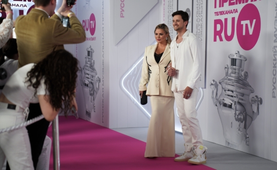 Фасоны юбок миди, без которых не обойтись весной — проверьте, есть ли у вас такая Фасоны юбок миди, без которых не обойтись весной — проверьте, есть ли у вас такая