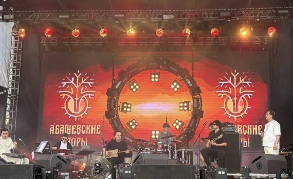 Мельниченко поручил провести второй этнофестиваль «Абашевские узоры» более масштабно Мельниченко поручил провести второй этнофестиваль «Абашевские узоры» более масштабно