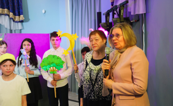 Школьная труппа представила сказку в Тульском театре кукол Школьная труппа представила сказку в Тульском театре кукол